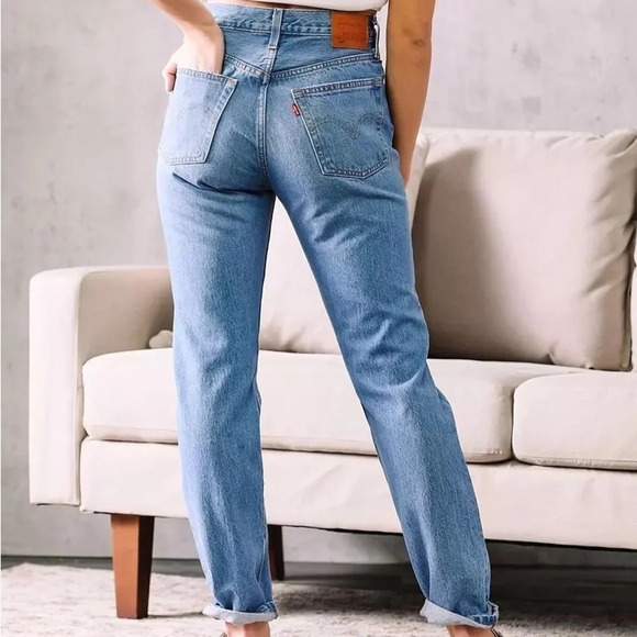 Levi's® Premium 501® ORIGINAL FIT WOMEN'S JEANS Athens Crown - Medium Wash - Picture 8 of 13